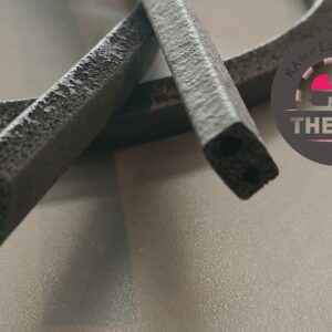 Rubber t.b.v. Dometic dakluik schuim rechthoekig met 2 gaatjes (7)